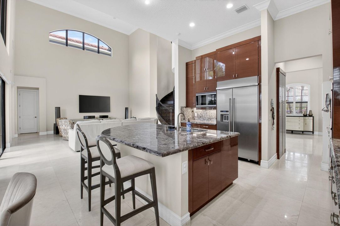 На продажу: $2,300,000 (4 спален, 5 ванн, 3932 Квадратных фут)