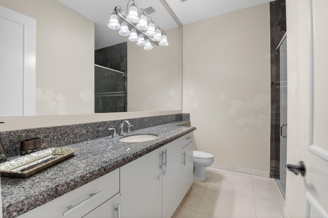 На продажу: $2,300,000 (4 спален, 5 ванн, 3932 Квадратных фут)