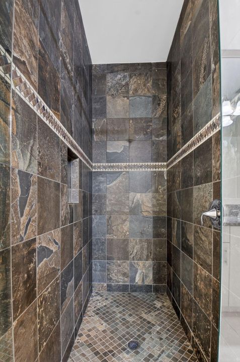 На продажу: $2,300,000 (4 спален, 5 ванн, 3932 Квадратных фут)