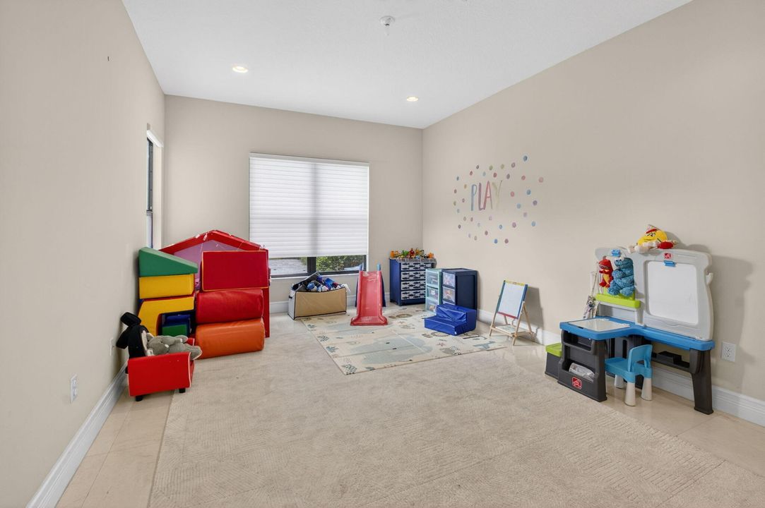 На продажу: $2,300,000 (4 спален, 5 ванн, 3932 Квадратных фут)