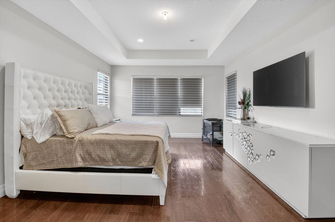 На продажу: $2,300,000 (4 спален, 5 ванн, 3932 Квадратных фут)