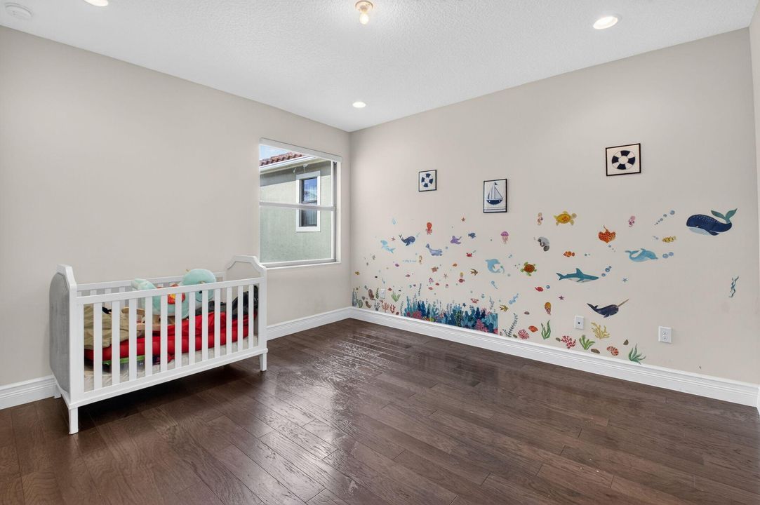 На продажу: $2,300,000 (4 спален, 5 ванн, 3932 Квадратных фут)