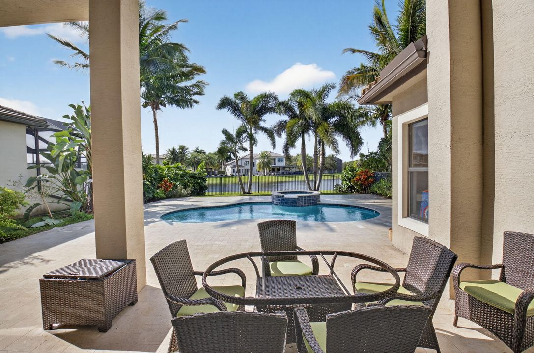 На продажу: $2,300,000 (4 спален, 5 ванн, 3932 Квадратных фут)