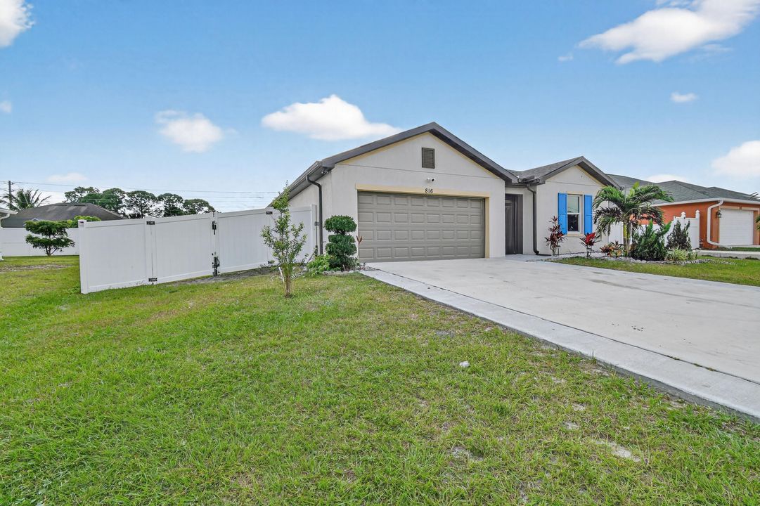 For Sale: $529,000 (4 beds, 3 baths, 2126 Square Feet)