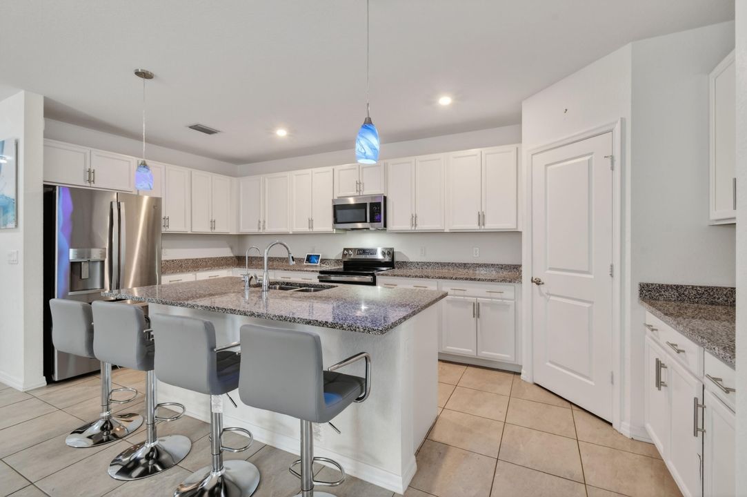 For Sale: $529,000 (4 beds, 3 baths, 2126 Square Feet)