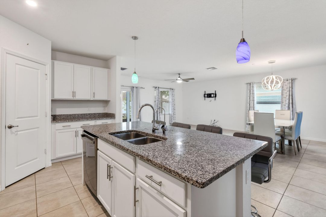 For Sale: $529,000 (4 beds, 3 baths, 2126 Square Feet)