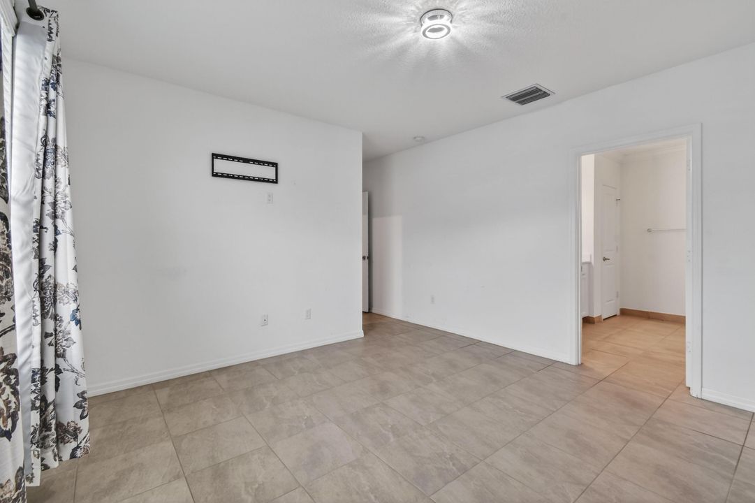 For Sale: $529,000 (4 beds, 3 baths, 2126 Square Feet)