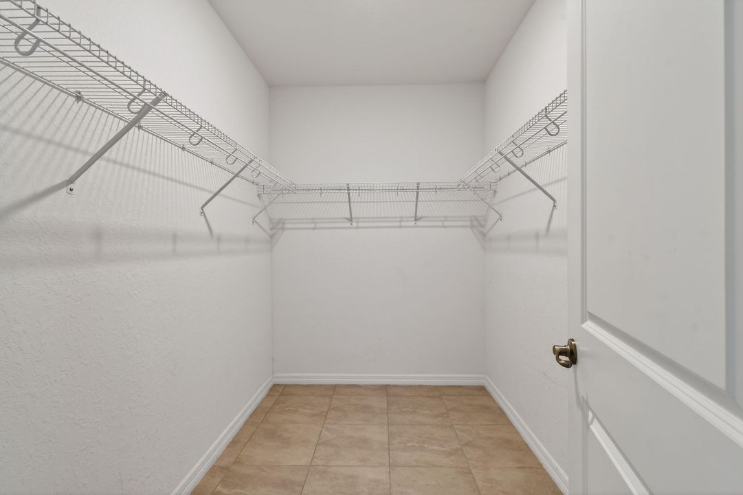 For Sale: $529,000 (4 beds, 3 baths, 2126 Square Feet)