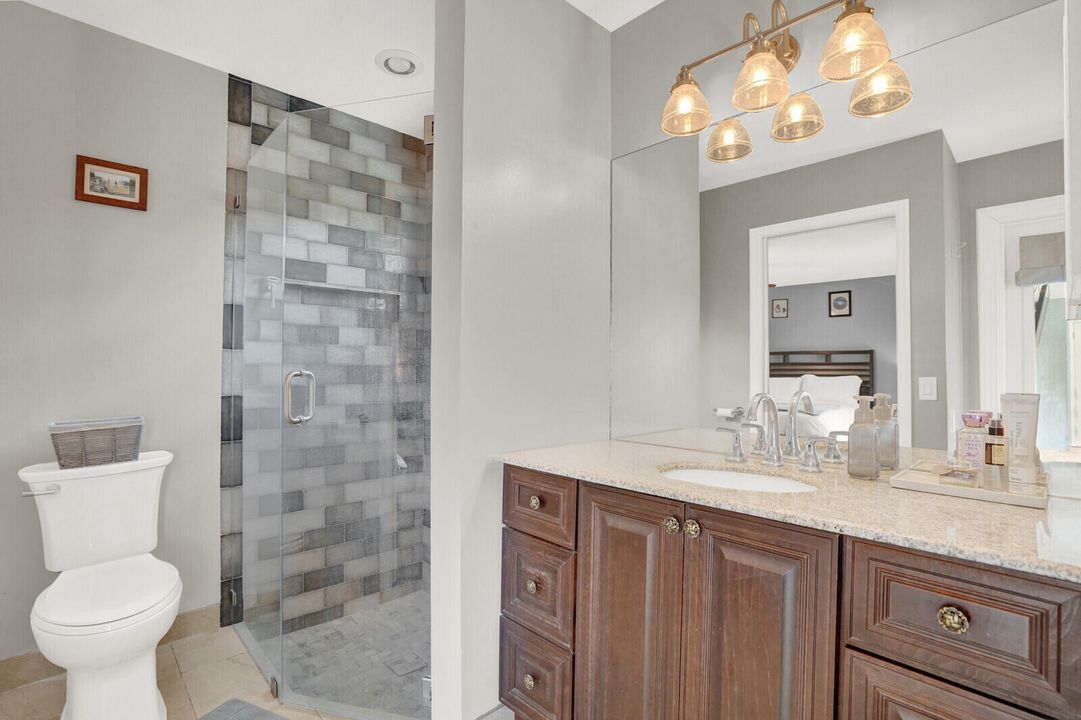 For Sale: $700,000 (3 beds, 2 baths, 1994 Square Feet)