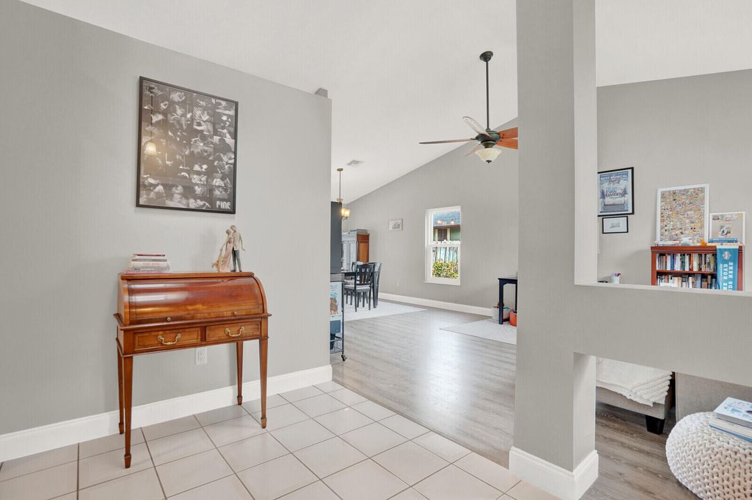 For Sale: $700,000 (3 beds, 2 baths, 1994 Square Feet)