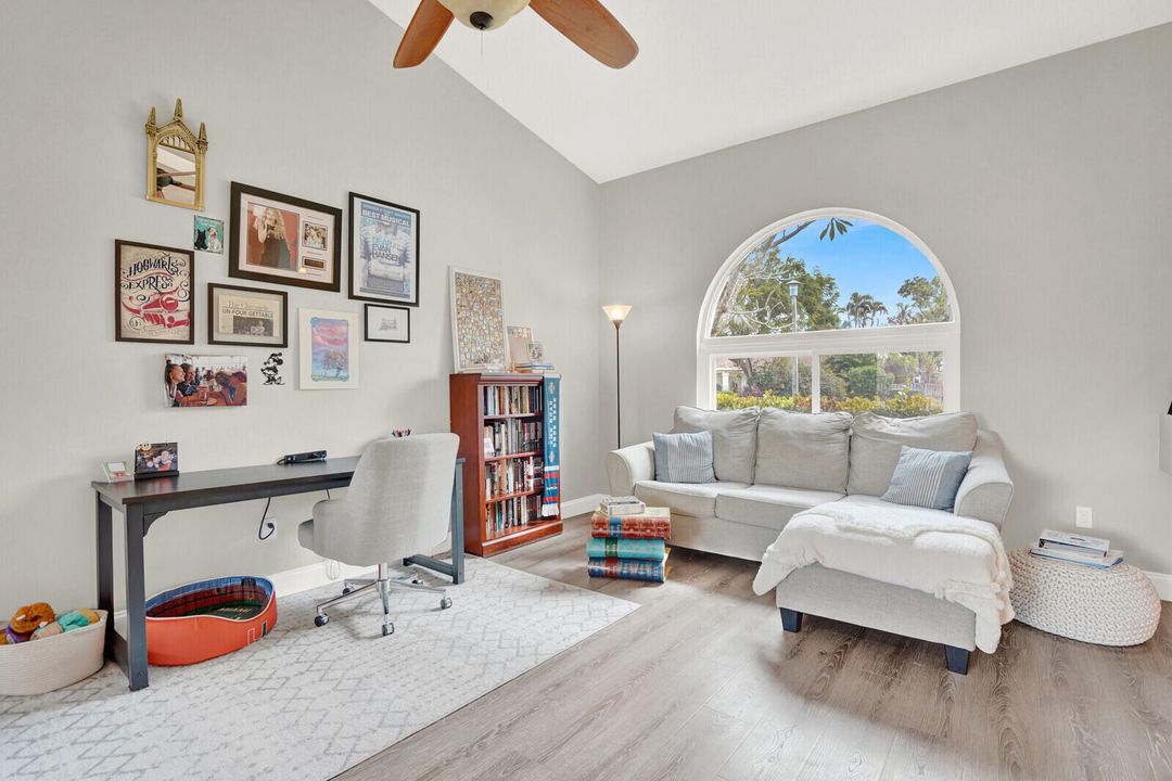 For Sale: $700,000 (3 beds, 2 baths, 1994 Square Feet)