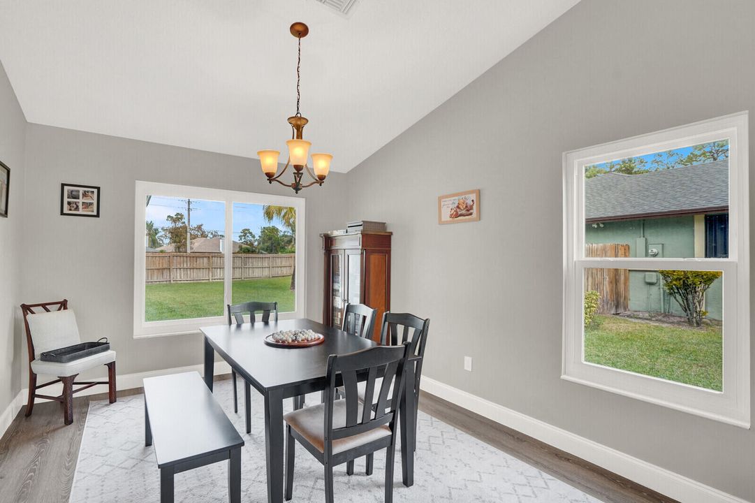 For Sale: $700,000 (3 beds, 2 baths, 1994 Square Feet)