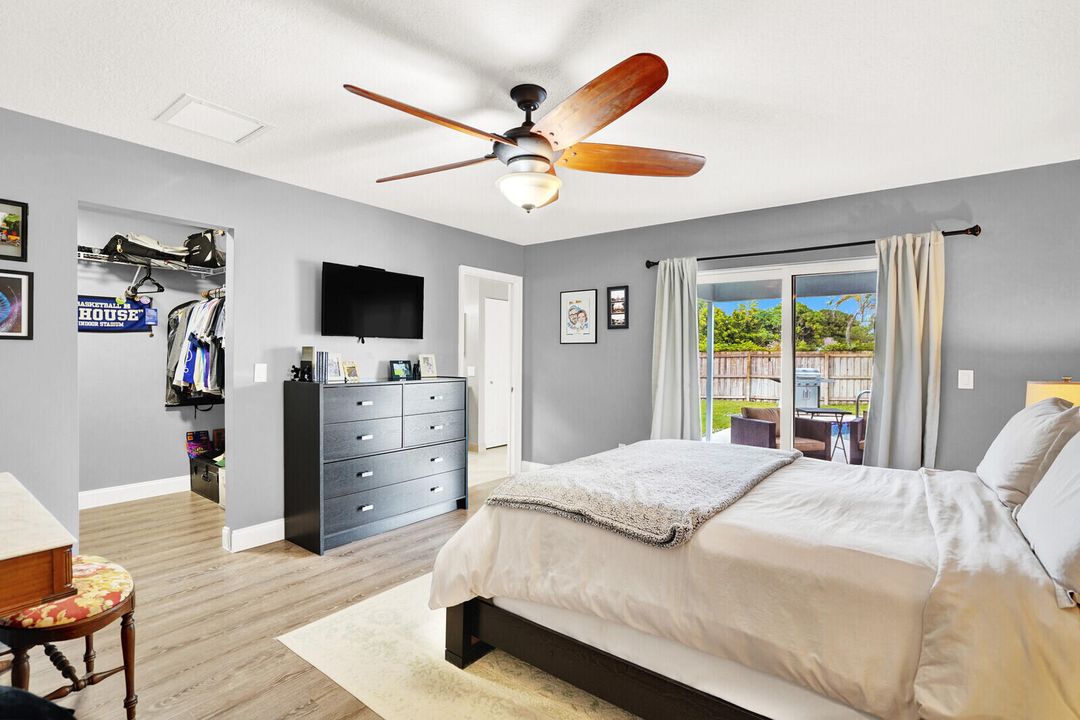 For Sale: $700,000 (3 beds, 2 baths, 1994 Square Feet)