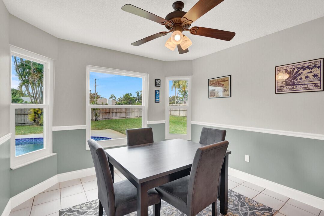 For Sale: $700,000 (3 beds, 2 baths, 1994 Square Feet)