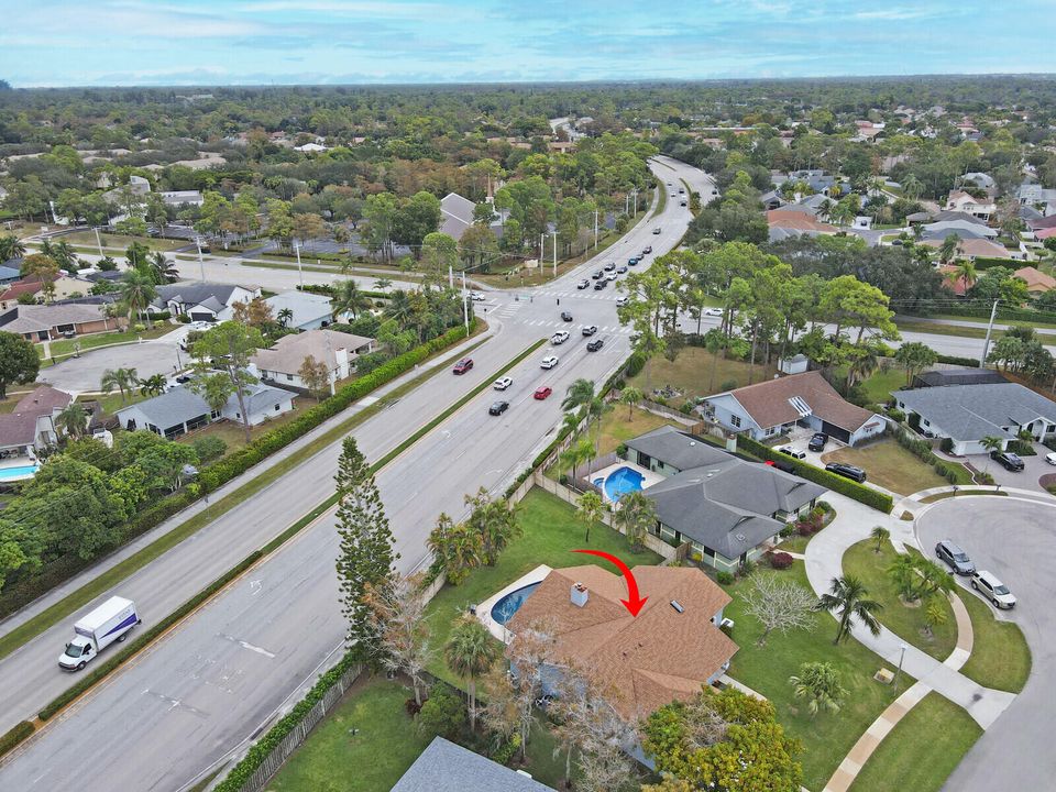 For Sale: $700,000 (3 beds, 2 baths, 1994 Square Feet)