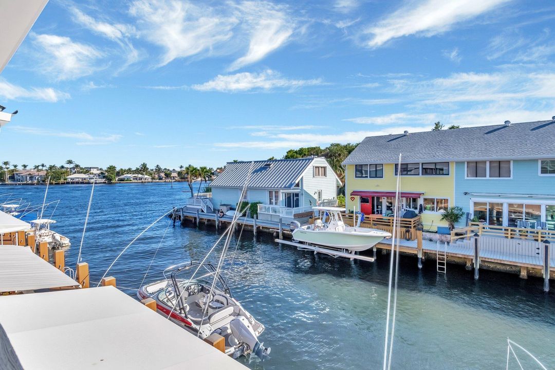 For Sale: $819,000 (2 beds, 2 baths, 1632 Square Feet)