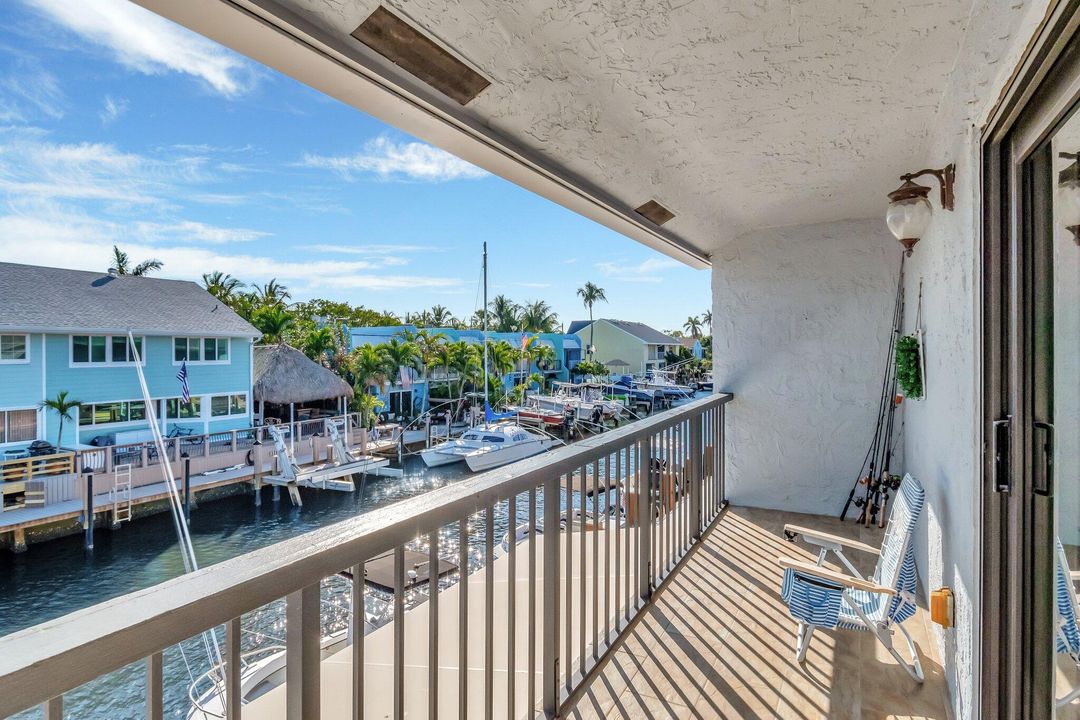 For Sale: $819,000 (2 beds, 2 baths, 1632 Square Feet)