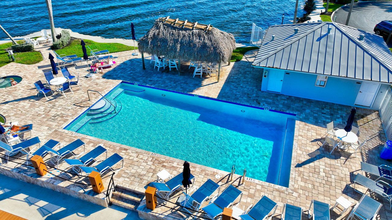 For Sale: $819,000 (2 beds, 2 baths, 1632 Square Feet)