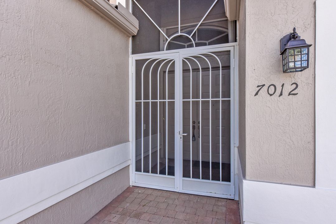 For Sale: $519,000 (3 beds, 2 baths, 2215 Square Feet)