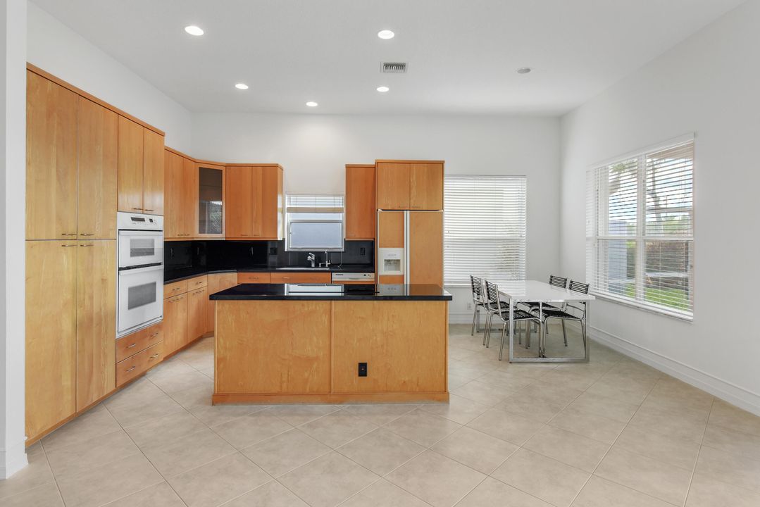 For Sale: $519,000 (3 beds, 2 baths, 2215 Square Feet)