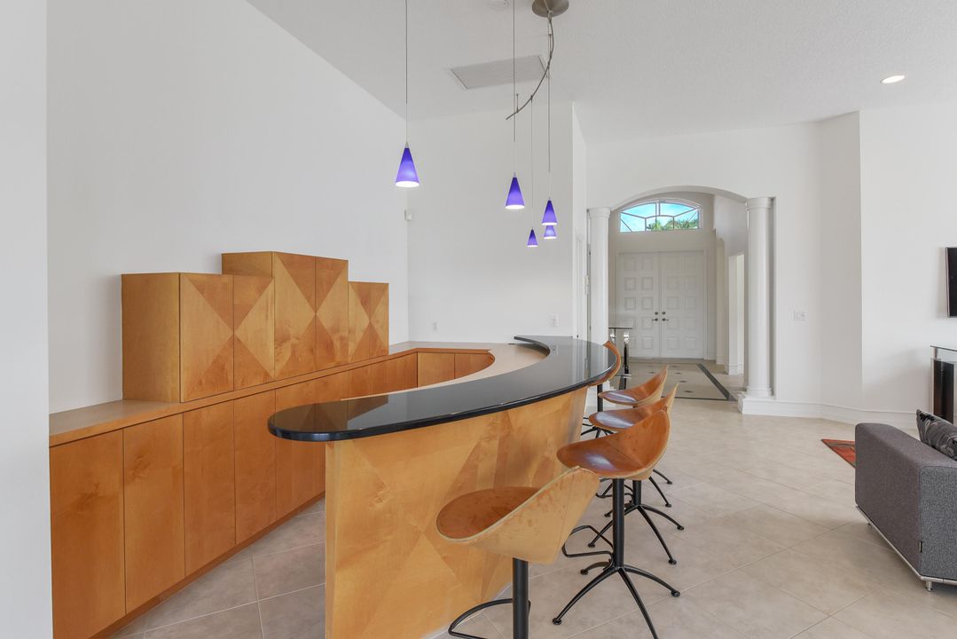 For Sale: $519,000 (3 beds, 2 baths, 2215 Square Feet)