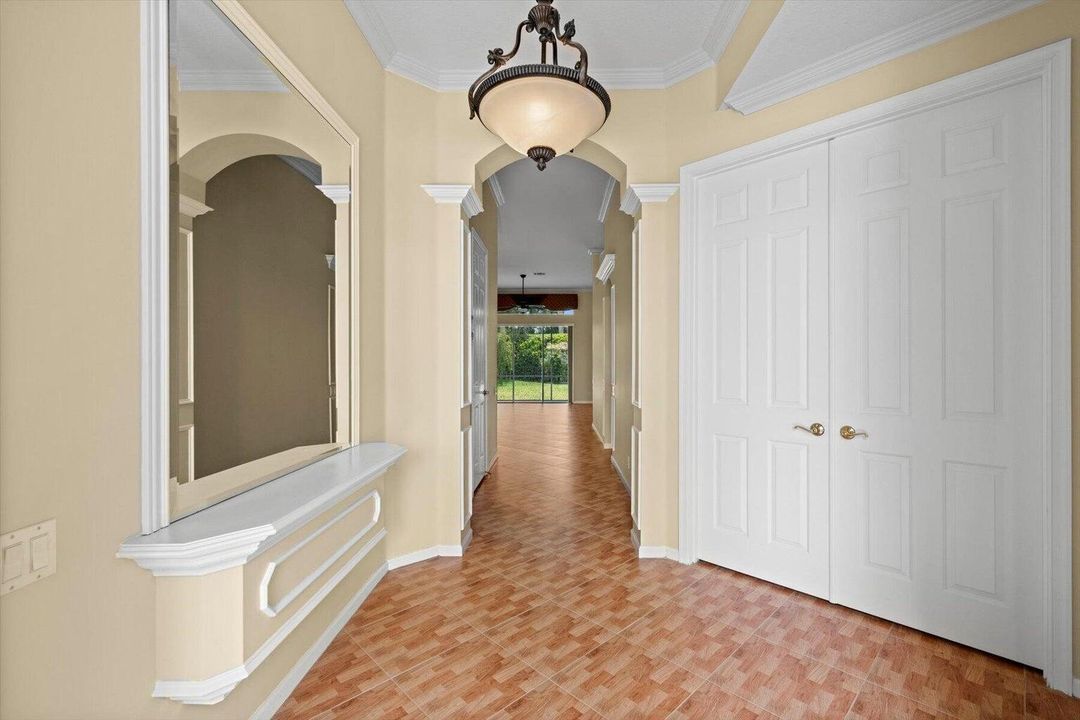 For Rent: $3,800 (2 beds, 2 baths, 1945 Square Feet)