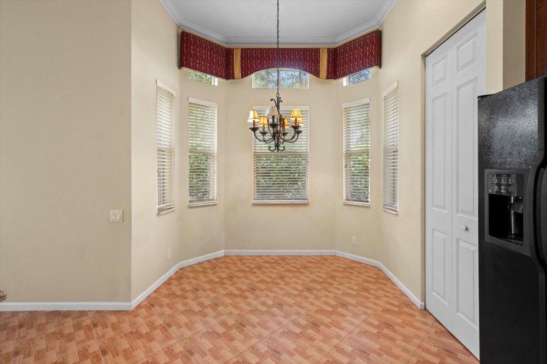 For Rent: $3,800 (2 beds, 2 baths, 1945 Square Feet)