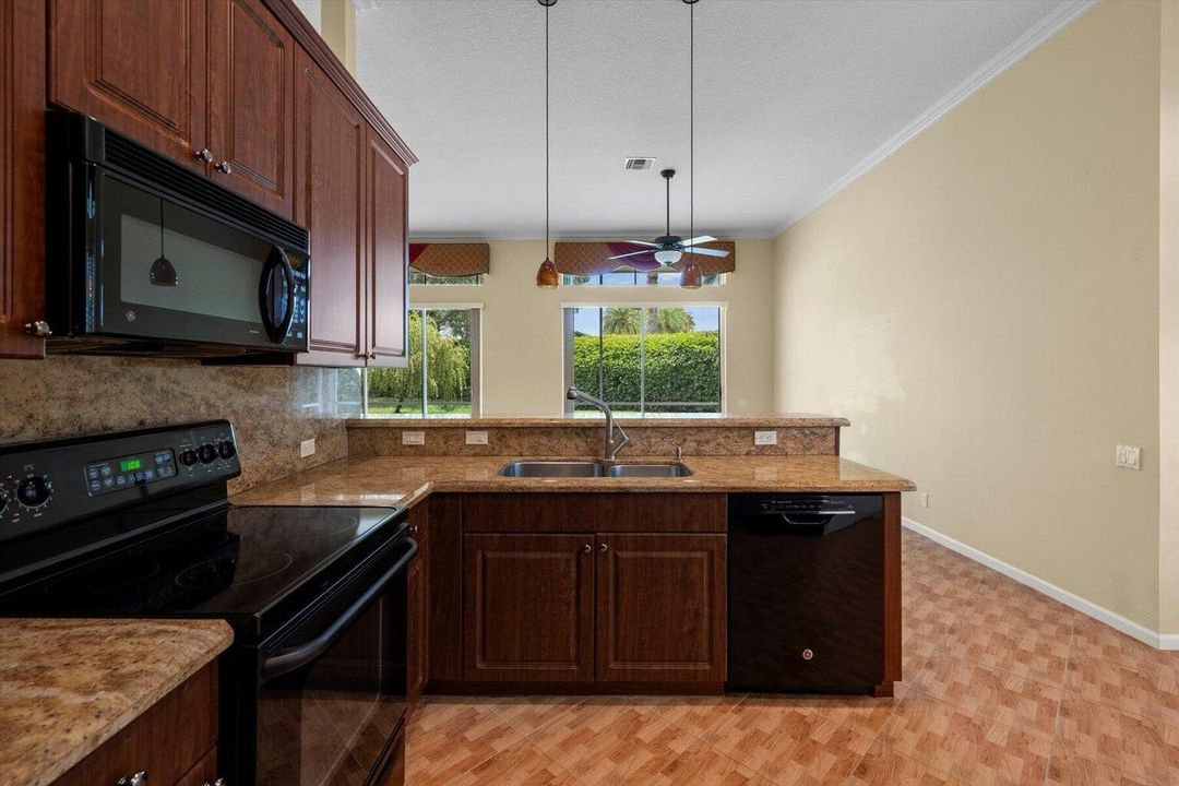 For Rent: $3,800 (2 beds, 2 baths, 1945 Square Feet)