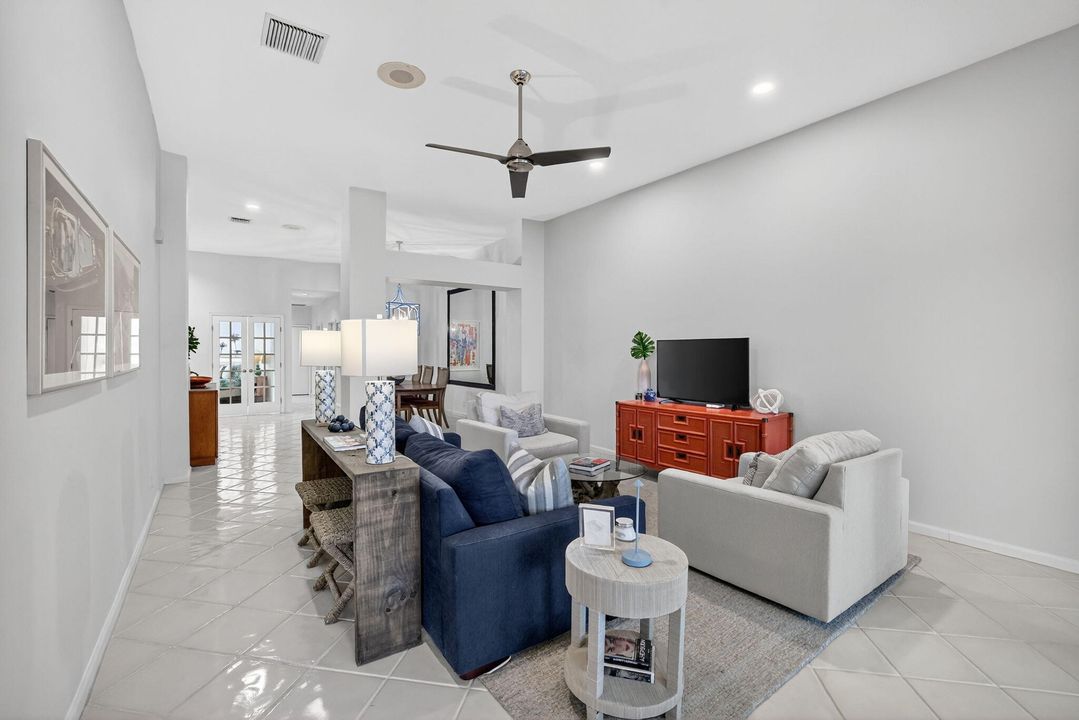 En Venta: $449,000 (3 camas, 2 baños, 1829 Pies cuadrados)