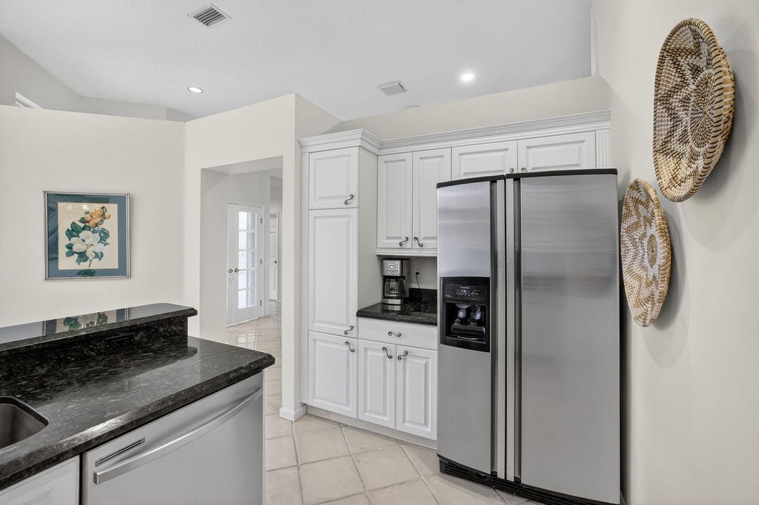 En Venta: $449,000 (3 camas, 2 baños, 1829 Pies cuadrados)