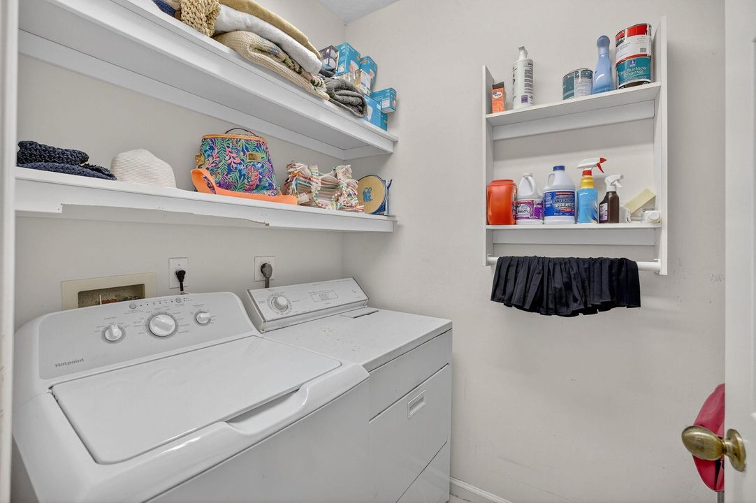 En Venta: $449,000 (3 camas, 2 baños, 1829 Pies cuadrados)