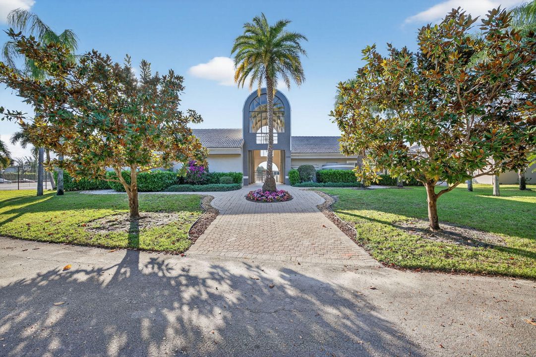 En Venta: $449,000 (3 camas, 2 baños, 1829 Pies cuadrados)