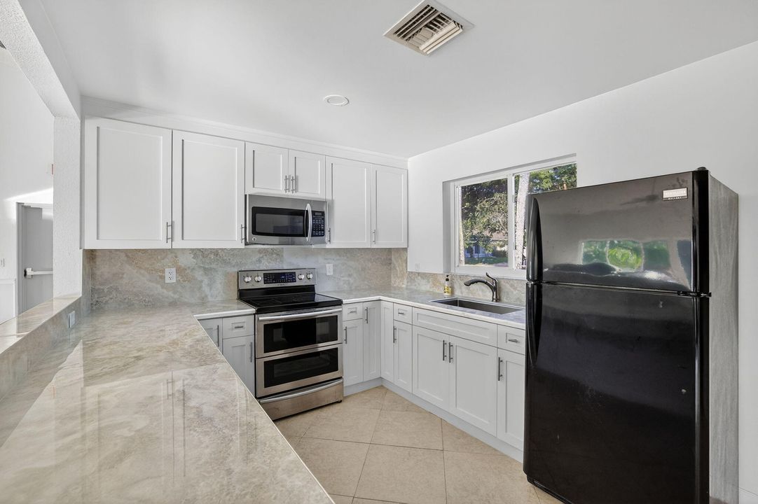 En Venta: $449,000 (3 camas, 2 baños, 1829 Pies cuadrados)