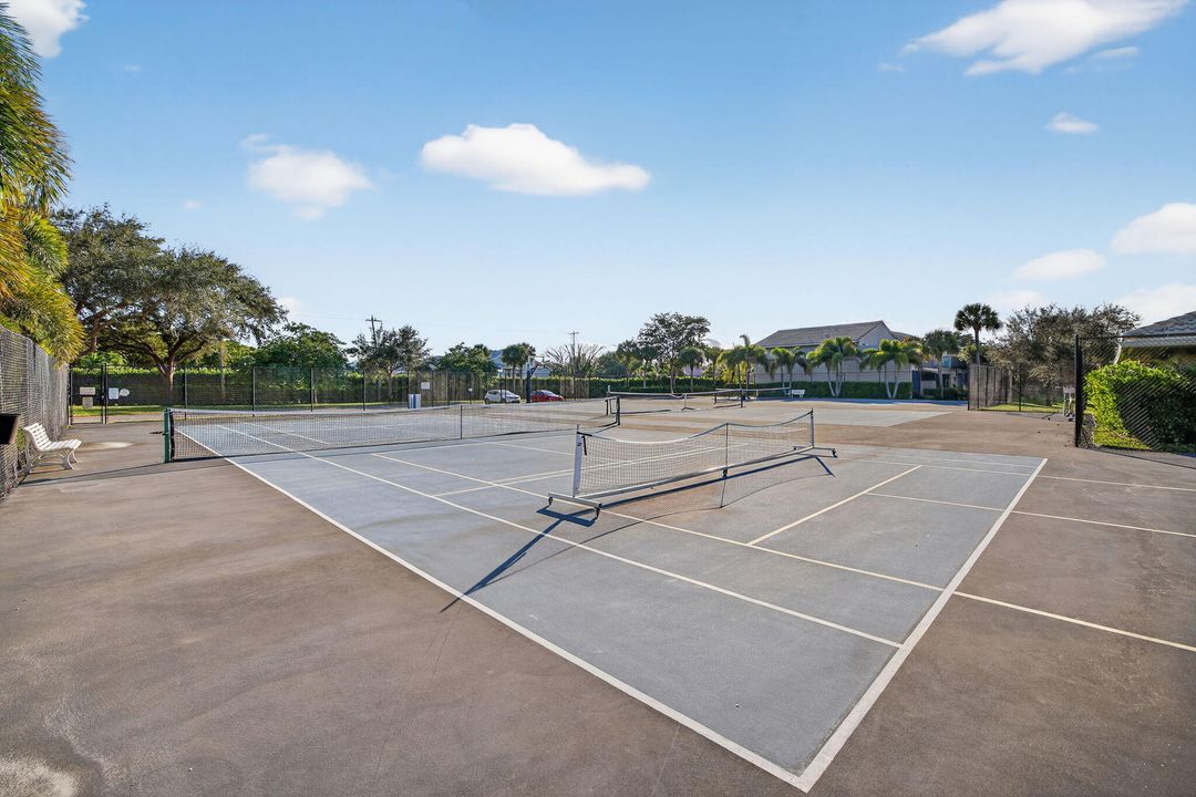 En Venta: $449,000 (3 camas, 2 baños, 1829 Pies cuadrados)