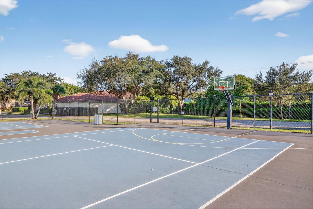 En Venta: $449,000 (3 camas, 2 baños, 1829 Pies cuadrados)