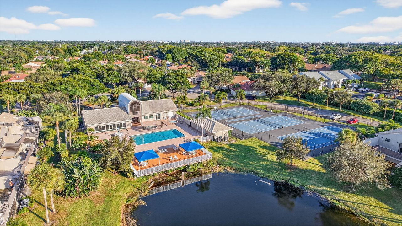 En Venta: $449,000 (3 camas, 2 baños, 1829 Pies cuadrados)