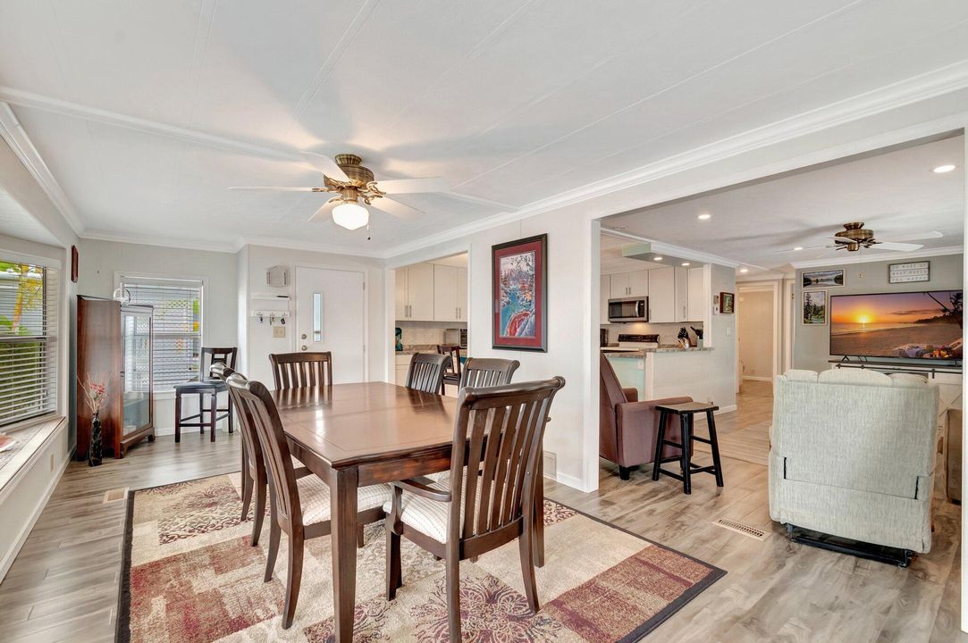 For Sale: $189,900 (2 beds, 2 baths, 1080 Square Feet)