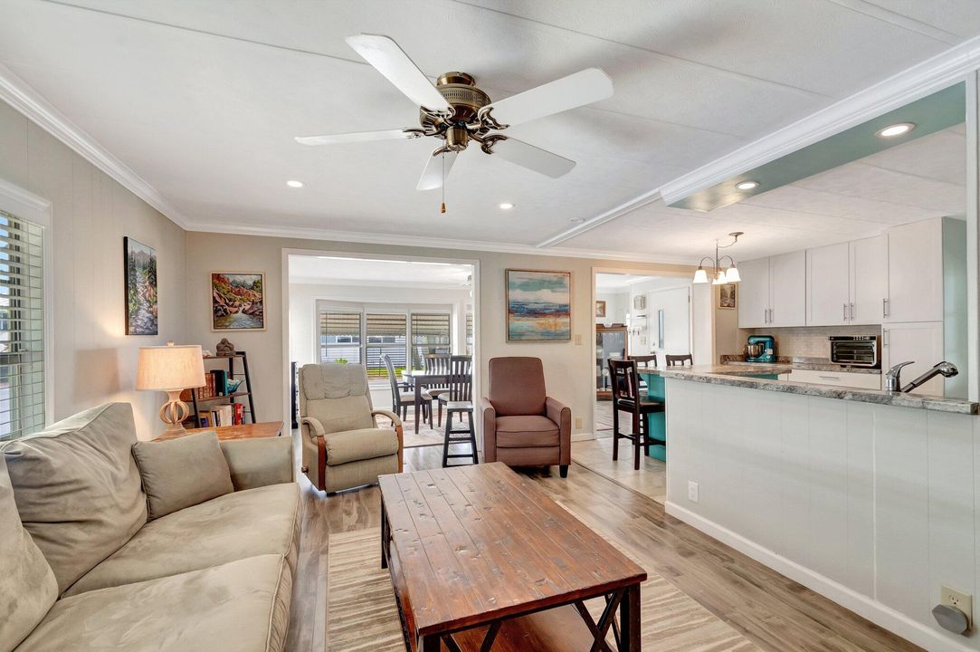 For Sale: $189,900 (2 beds, 2 baths, 1080 Square Feet)