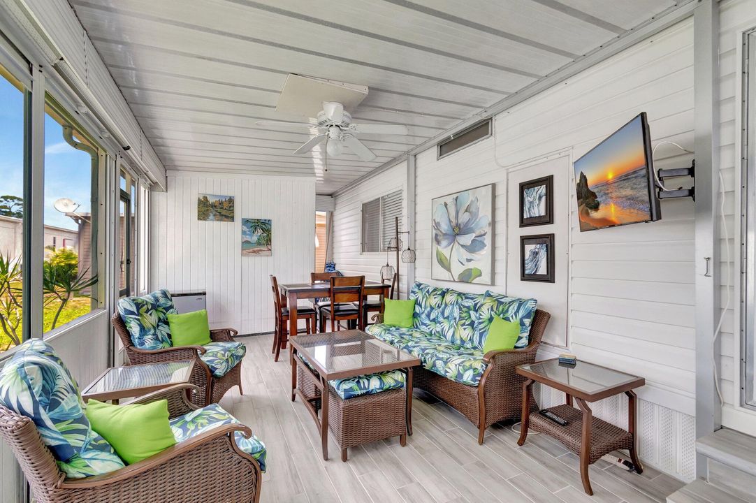 For Sale: $189,900 (2 beds, 2 baths, 1080 Square Feet)