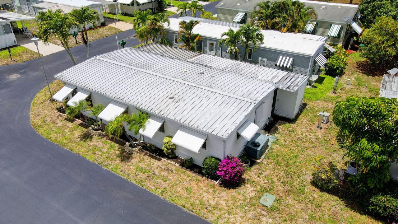 For Sale: $189,900 (2 beds, 2 baths, 1080 Square Feet)