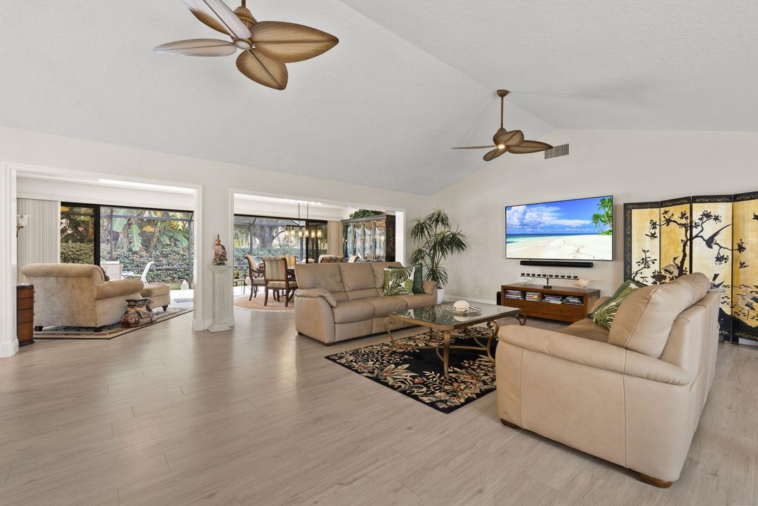 En Venta: $599,000 (3 camas, 2 baños, 2447 Pies cuadrados)