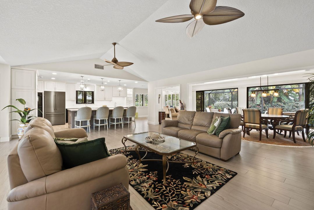 En Venta: $599,000 (3 camas, 2 baños, 2447 Pies cuadrados)