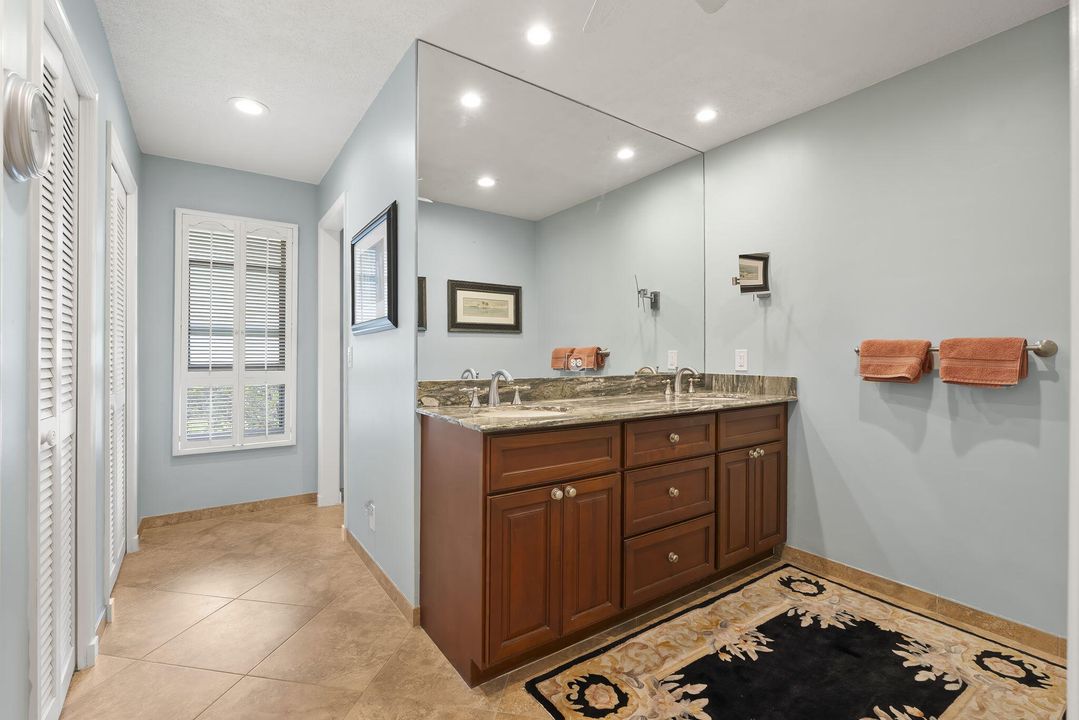 En Venta: $599,000 (3 camas, 2 baños, 2447 Pies cuadrados)