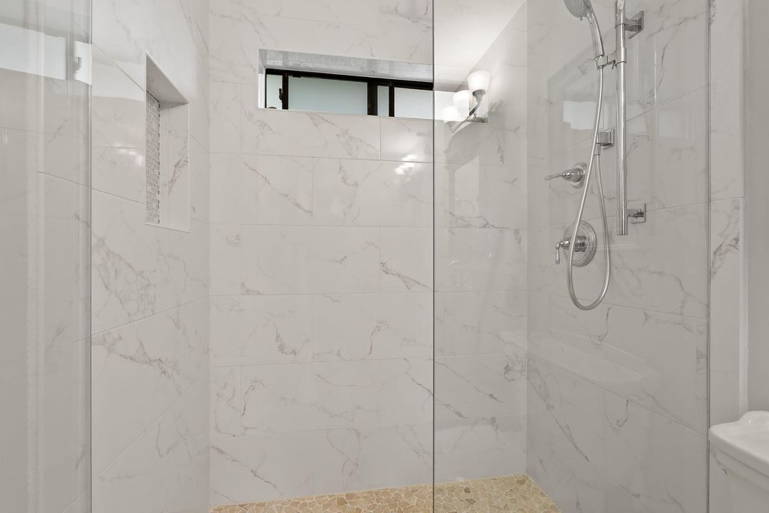 En Venta: $599,000 (3 camas, 2 baños, 2447 Pies cuadrados)