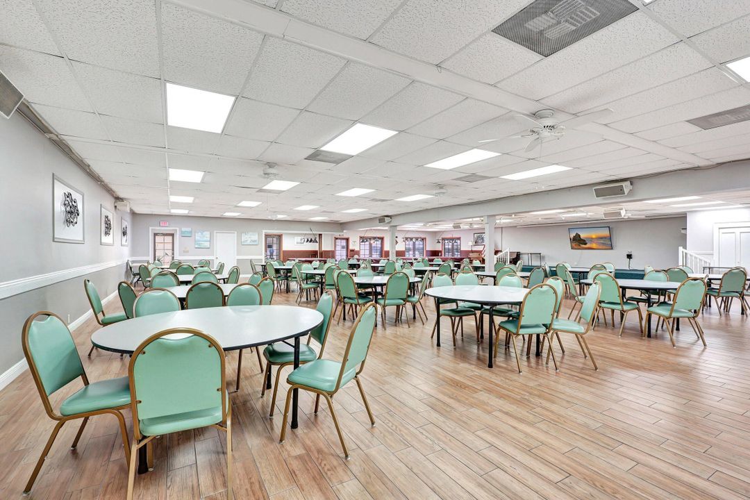 For Sale: $189,900 (2 beds, 2 baths, 1080 Square Feet)