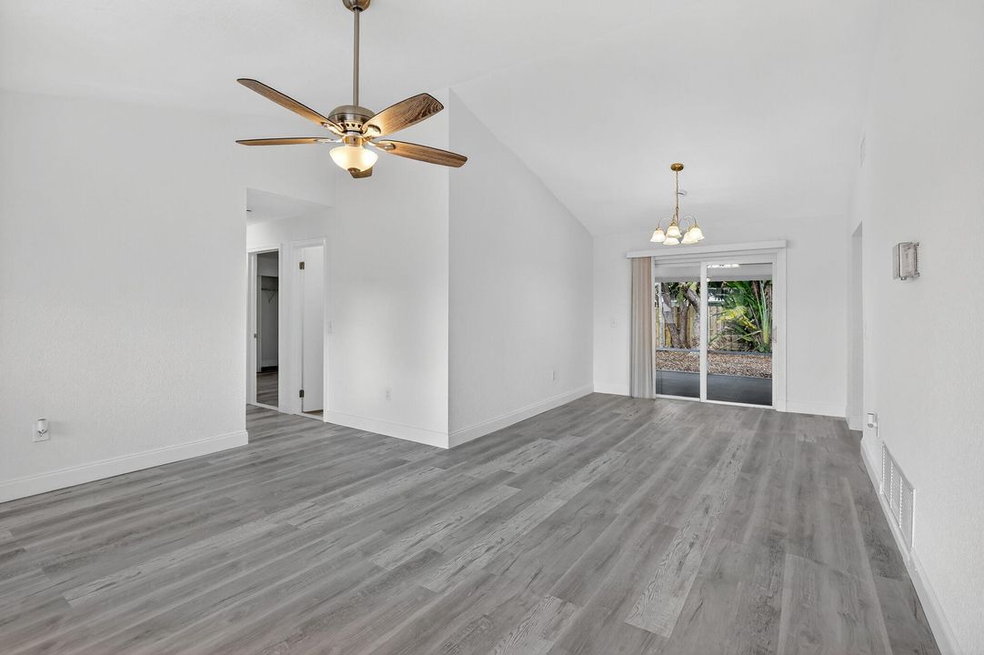 For Sale: $549,900 (3 beds, 2 baths, 1419 Square Feet)