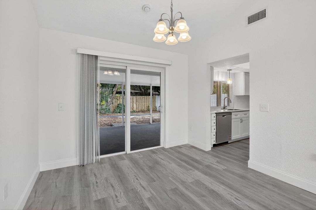 For Sale: $549,900 (3 beds, 2 baths, 1419 Square Feet)