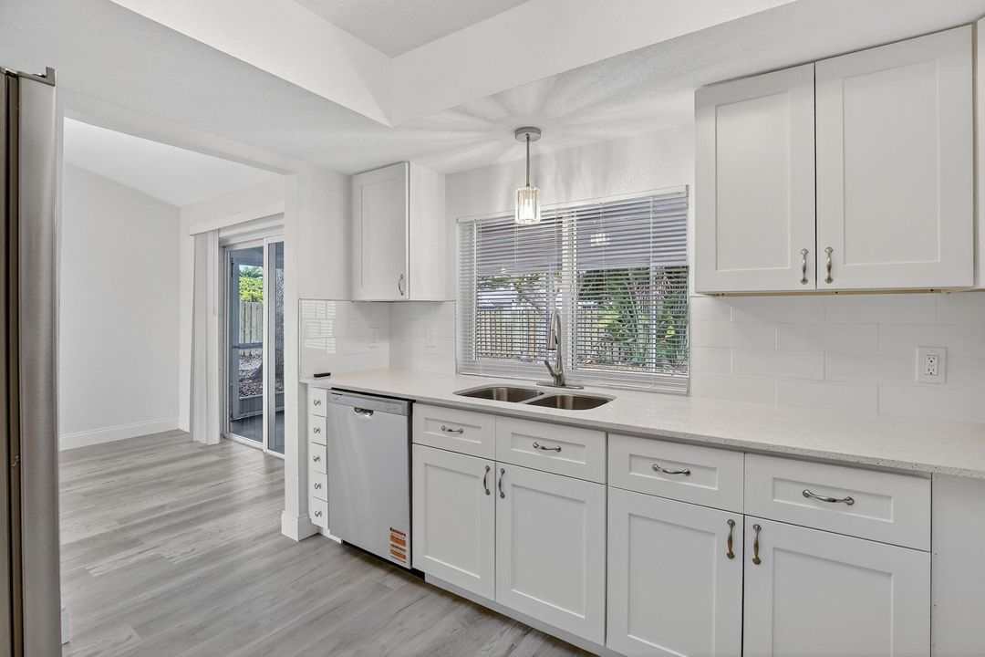 For Sale: $549,900 (3 beds, 2 baths, 1419 Square Feet)
