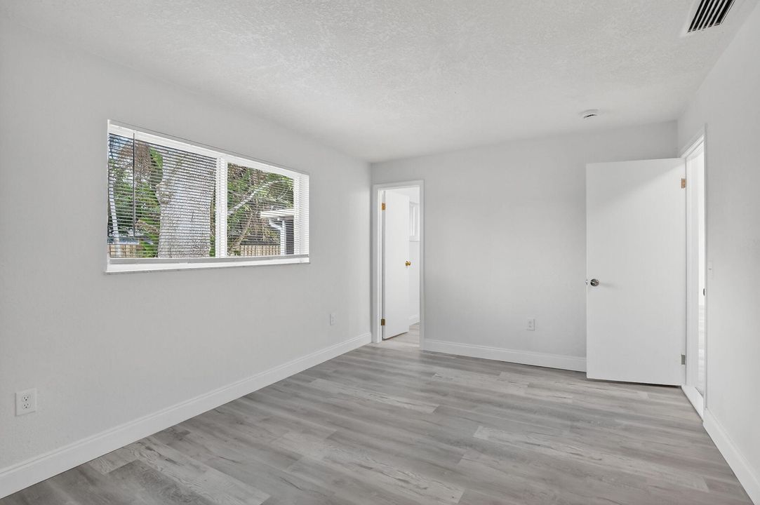 For Sale: $549,900 (3 beds, 2 baths, 1419 Square Feet)