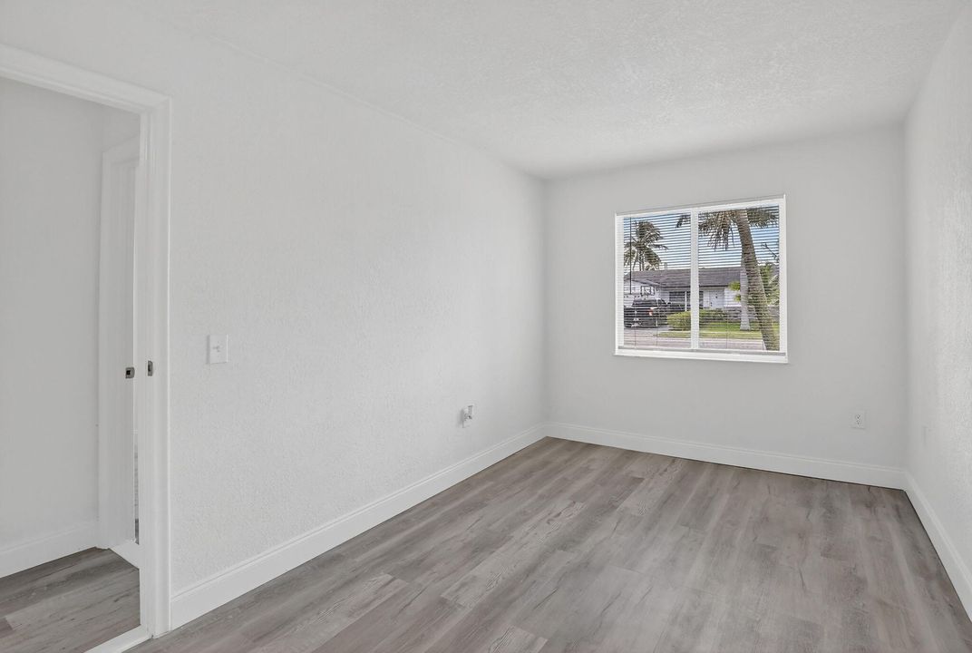 For Sale: $549,900 (3 beds, 2 baths, 1419 Square Feet)